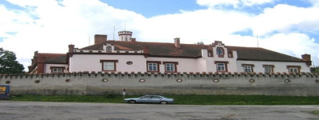 Zámek Dub v roce 2000